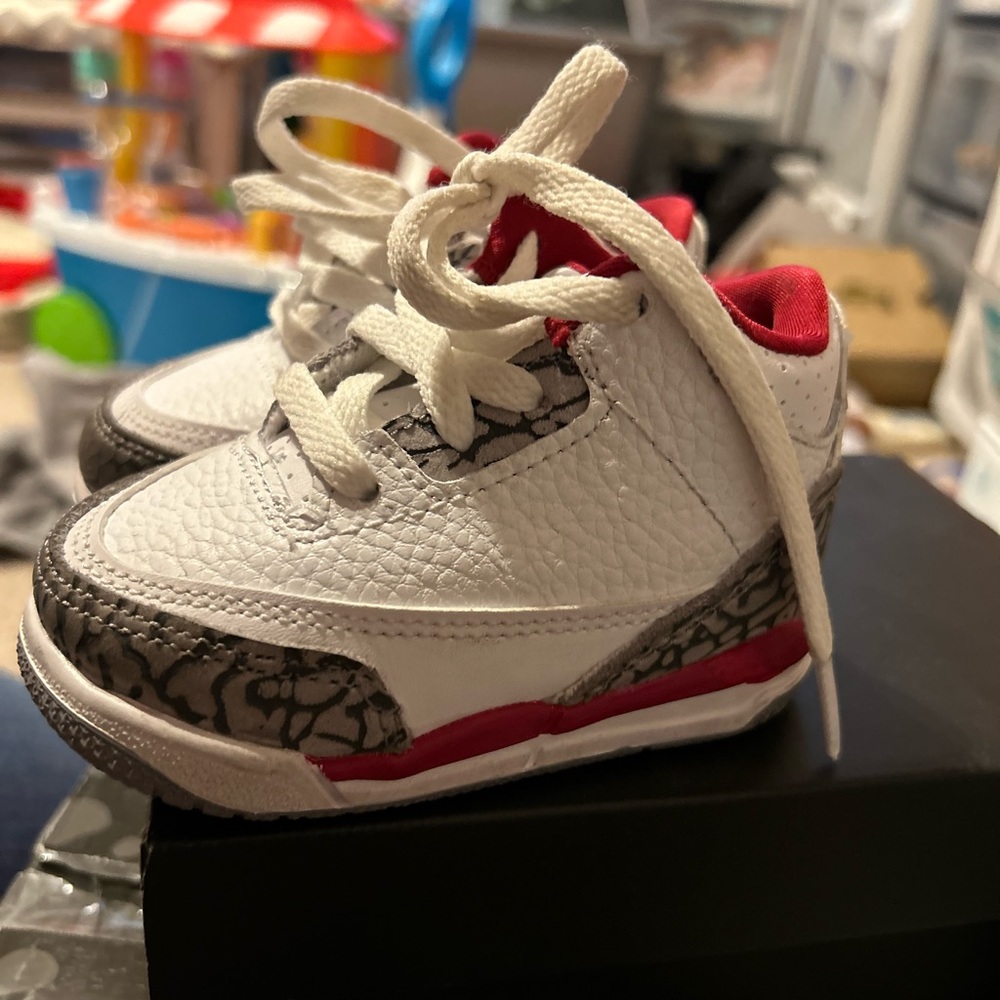 Jordan 3 Retro - Picture 3 of 4